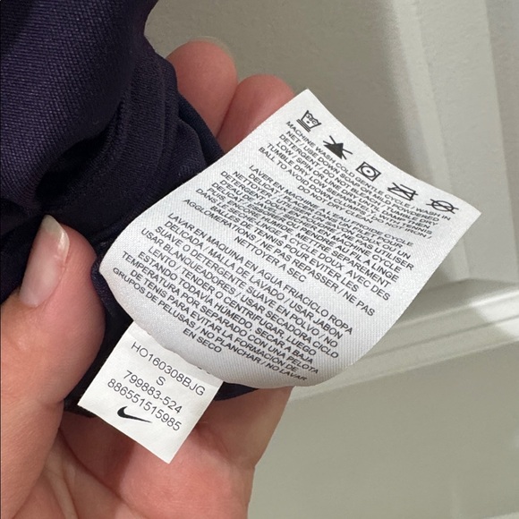 Used Women's Nike Aeroloft Flash Running Vest 799883 524, Purple, Size Small - Picture 7 of 7